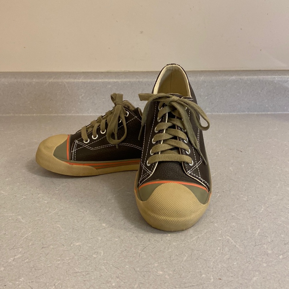 Kids Morgan & Milo brown sneakers, size 10